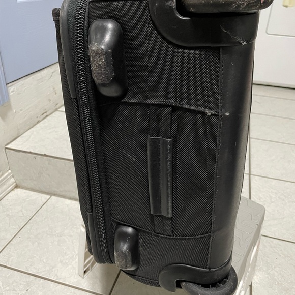 TUMI Alpha Continental Expandable 21" Carry On Upright Luggage 2 Wheel - Picture 12 of 15